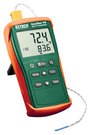 Thermocouple thermometer with dual LCD display and memory function